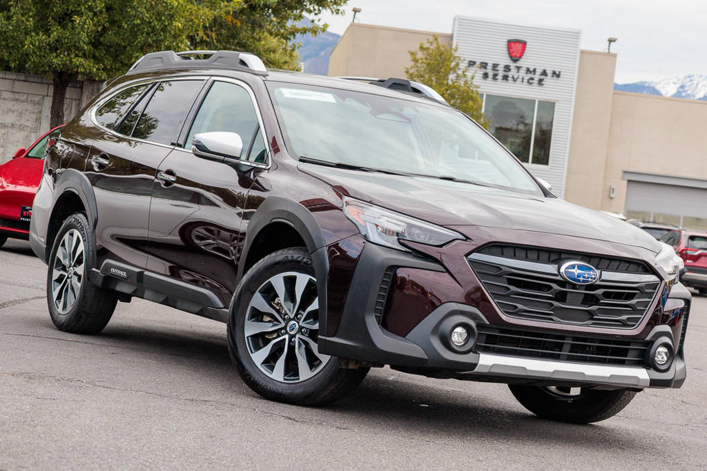 Used 2025 Subaru Outback Touring XT AWD/4WD image 1