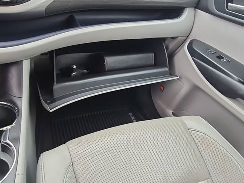 Used 2019 Toyota Highlander Limited AWD/4WD image 19