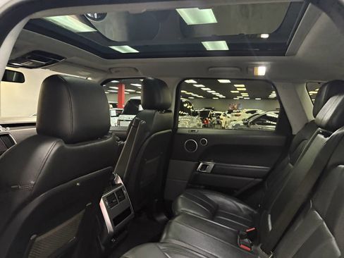 Used 2016 Land Rover Range Rover Sport SE image 43