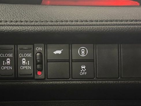 Used 2024 Honda Odyssey Sport image 13