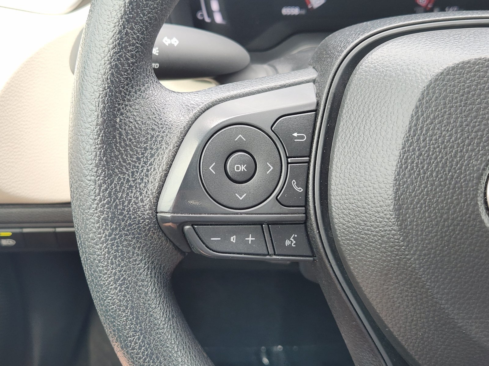Used 2026 Toyota Corolla LE FWD image 34