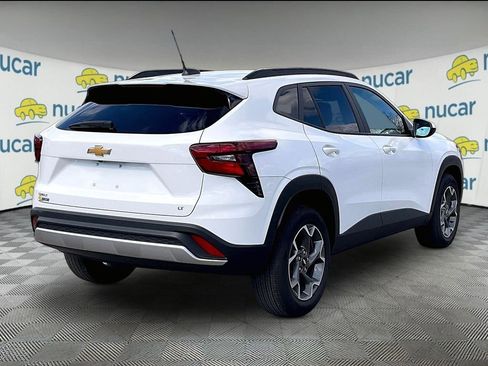 Used 2025 Chevrolet Trax LT w/ LT Convenience Package FWD image 6