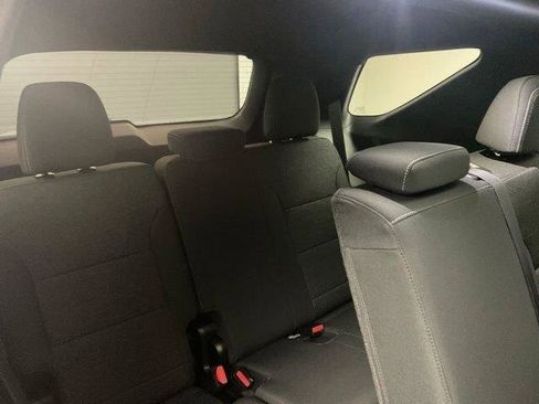 New 2026 Chevrolet Traverse LT w/ Sun and Wheel Package FWD image 28