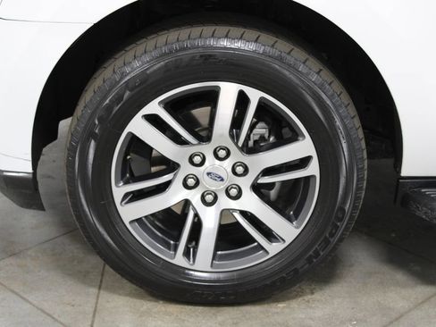 Used 2024 Ford Expedition Limited image 19