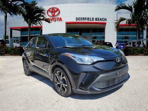 Used 2022 Toyota C-HR XLE FWD image 1