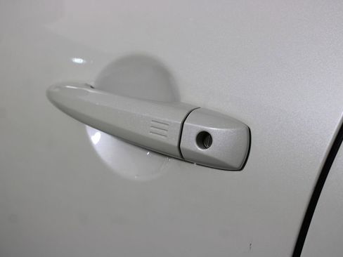 Used 2023 Nissan Pathfinder SL image 24