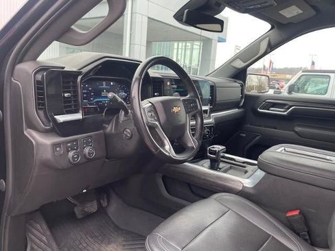 Used 2022 Chevrolet Silverado 1500 LTZ AWD/4WD image 7