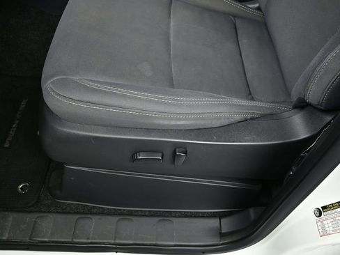 Used 2022 Nissan Frontier SV image 34