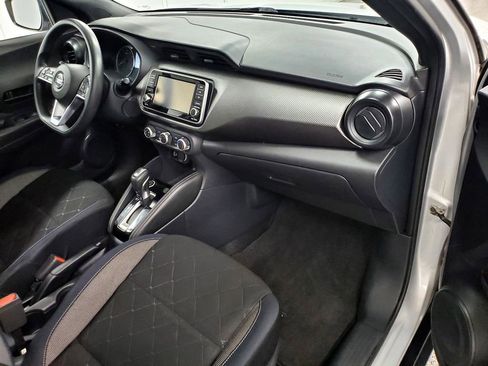 Used 2018 Nissan Kicks S image 11