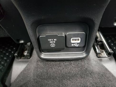 Used 2018 Jeep Compass Latitude w/ Popular Equipment Group FWD image 14