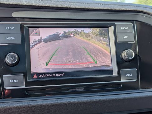 Used 2024 Volkswagen Jetta SE FWD image 6
