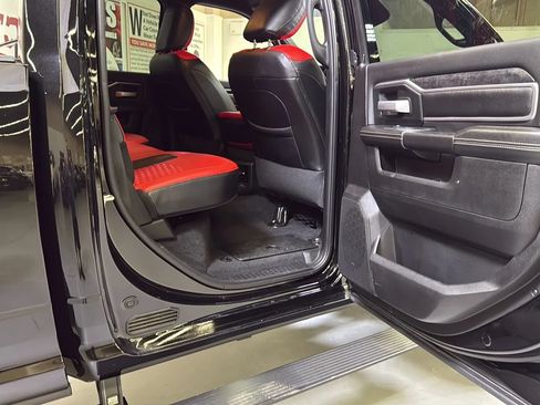 Used 2024 RAM 2500 Big Horn w/ Night Edition AWD/4WD image 22