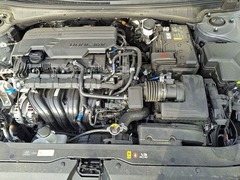 Used 2025 Hyundai Elantra SE FWD image 28