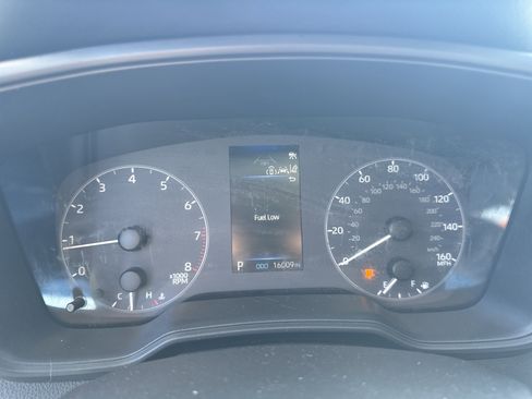 Used 2025 Toyota Corolla LE image 17