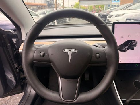 Used 2020 Tesla Model 3 Standard Range Plus RWD image 14