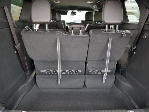 New 2026 Chrysler Pacifica Select AWD/4WD image 10