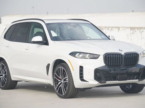 Used 2026 BMW X5 sDrive40i w/ M Sport Package RWD image 3