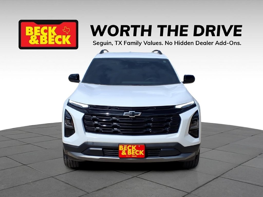 Used 2026 Chevrolet Equinox LT w/ Convenience Package II FWD image 2