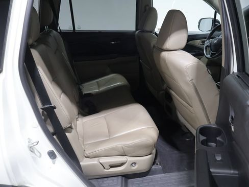 Used 2017 Honda Pilot Touring image 24