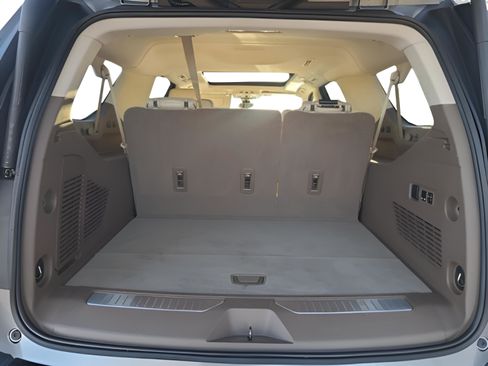 Used 2021 GMC Yukon XL Denali w/ Denali Premium Package image 31