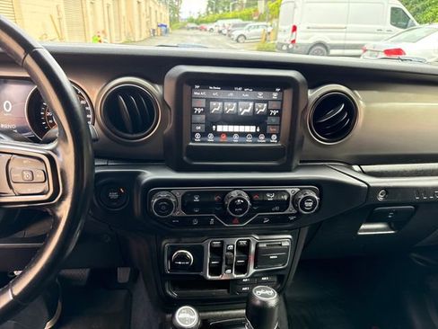 Used 2018 Jeep Wrangler Unlimited Sport S image 21