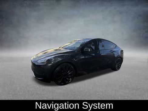 Used 2024 Tesla Model Y Performance AWD/4WD image 3