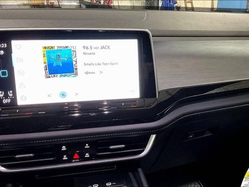 New 2025 Volkswagen Atlas Cross Sport SE image 8