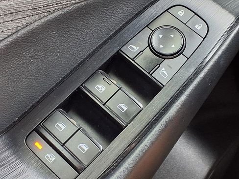 Used 2023 Nissan Rogue S image 9