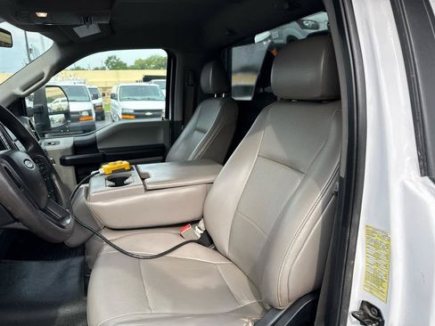 Used 2019 Ford F550 4x4 Regular Cab Super Duty image 13