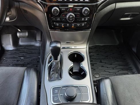Used 2021 Jeep Grand Cherokee Altitude AWD/4WD image 12