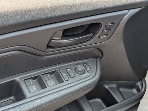 Used 2025 Honda Odyssey EX-L image 11
