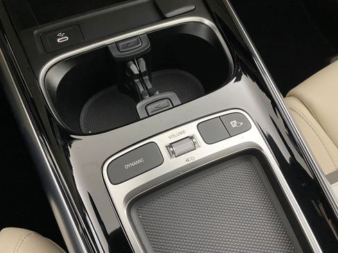 Used 2025 Mercedes-Benz GLA 250 4MATIC image 26