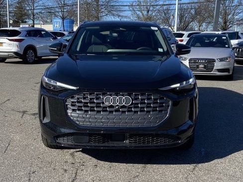 Used 2025 Audi Q5 Premium Plus w/ Premium Plus image 2