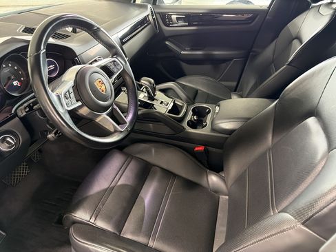Used 2021 Porsche Cayenne AWD/4WD image 3