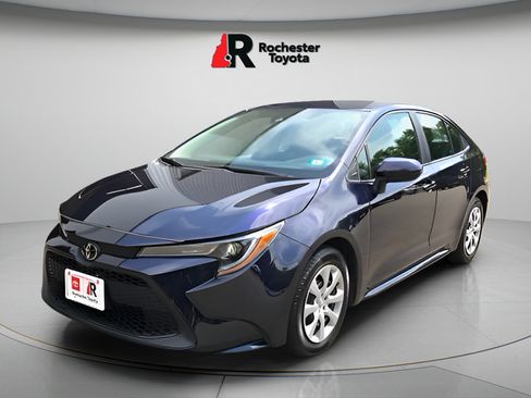 Used 2021 Toyota Corolla LE FWD image 4