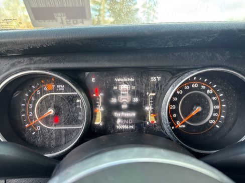 Used 2020 Jeep Wrangler Unlimited Sahara image 19