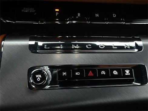 Certified 2025 Lincoln Aviator Reserve w/ Equipment Group 201A image 18