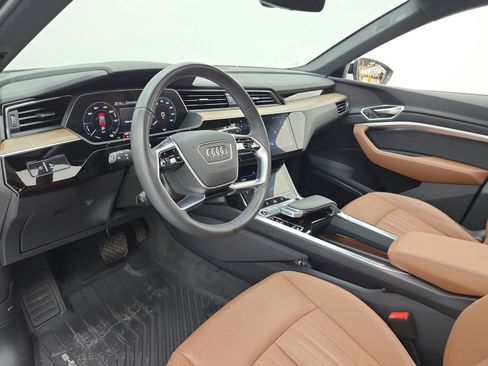 Used 2024 Audi Q8 e-tron Premium Plus AWD/4WD image 12