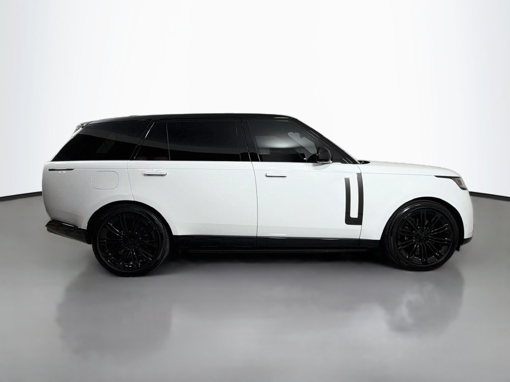 Used 2026 Land Rover Range Rover Long Wheelbase SE AWD/4WD image 4