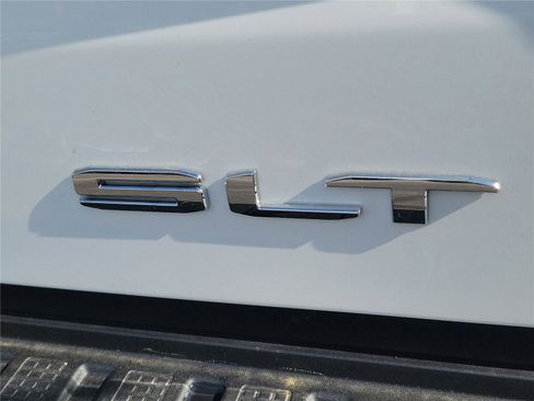 New 2026 GMC Sierra 1500 SLT w/ SLT Premium Plus Package image 8