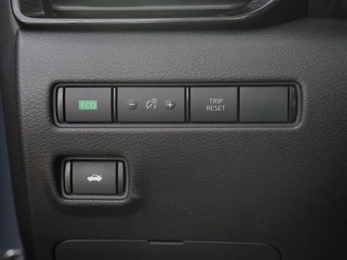 Certified 2024 Nissan Sentra SV image 9