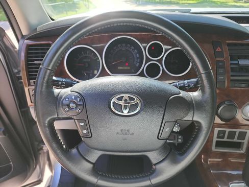 Used 2012 Toyota Sequoia SR5 w/ Premium Pkg RWD image 16