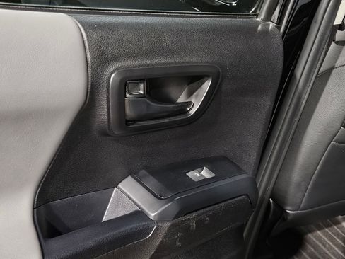 Used 2023 Toyota Tacoma SR image 33