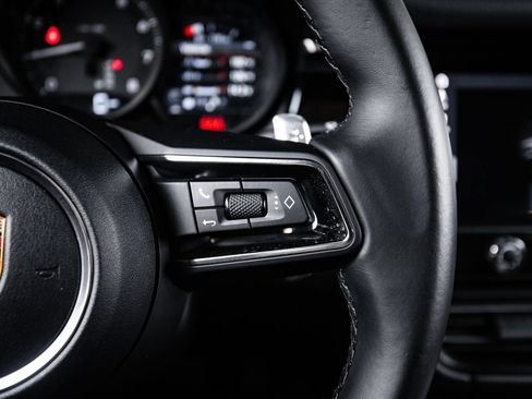 Certified 2023 Porsche Macan AWD/4WD image 16