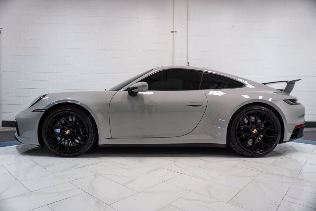 Used 2024 Porsche 911 Carrera 4 GTS AWD/4WD image 31