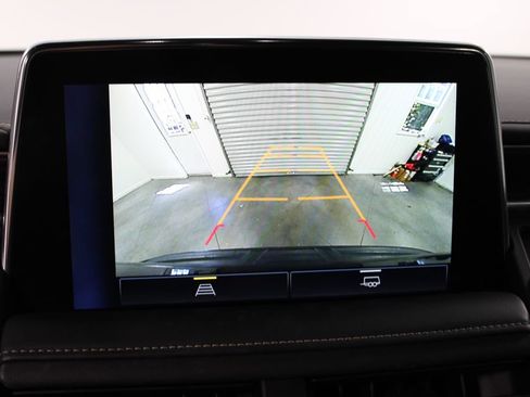 Used 2022 Chevrolet Suburban Premier RWD image 35