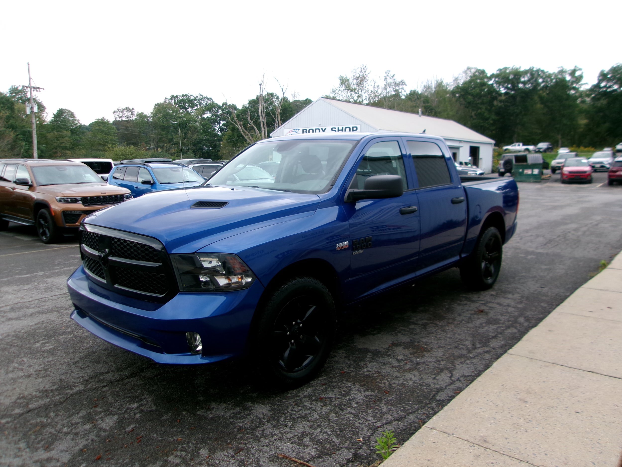 Used 2019 RAM 1500 Express w/ Wheel & Sound Group AWD/4WD image 4