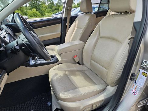 Used 2017 Subaru Outback 2.5i Limited AWD/4WD image 14