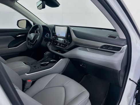 Used 2026 Toyota Highlander XLE image 31