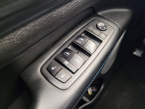 Used 2020 Jeep Grand Cherokee Laredo AWD/4WD image 27